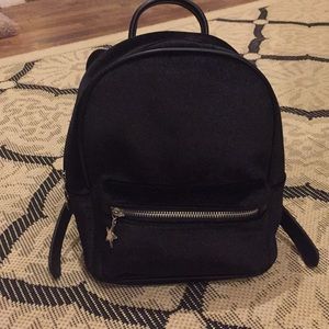 FAVE 4 Mini-Backpack